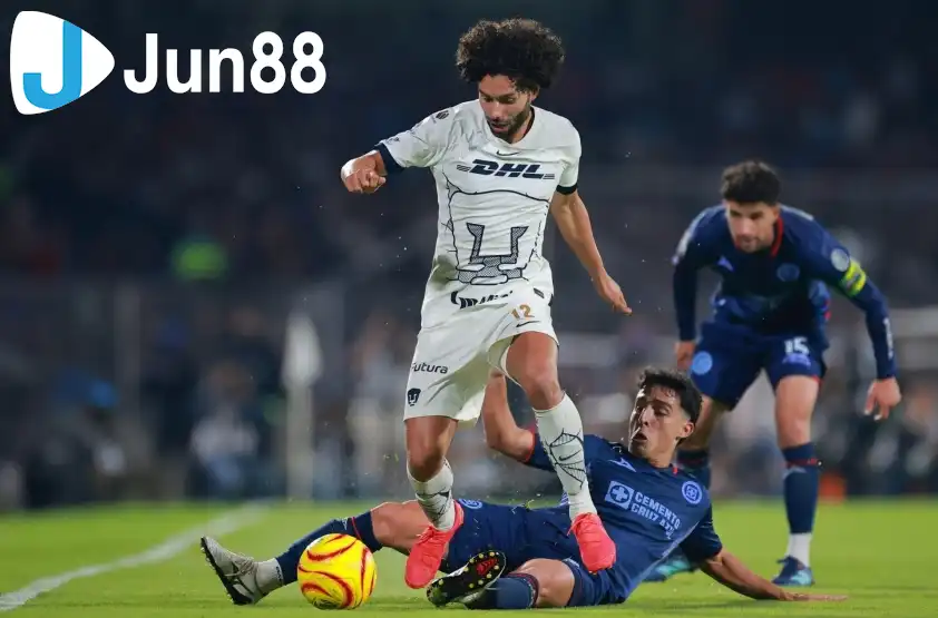 Cruz Azul đang thể hiện sức mạnh vượt trội so với UNAM Pumas. Cruz Azul đang thể hiện sức mạnh vượt trội so với UNAM Pumas.